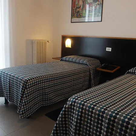 Eden فندق أورباسانو