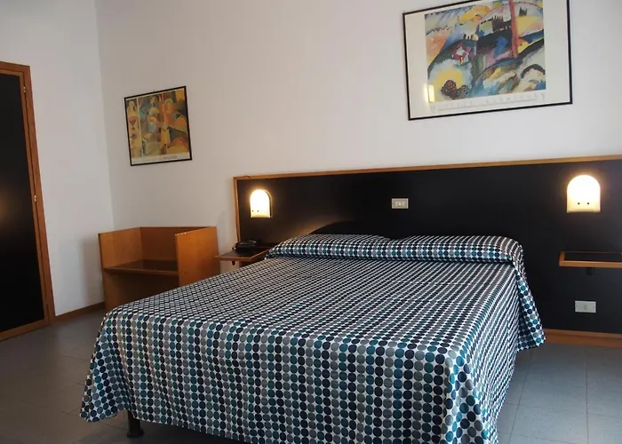 Eden Ξενοδοχείο 3*